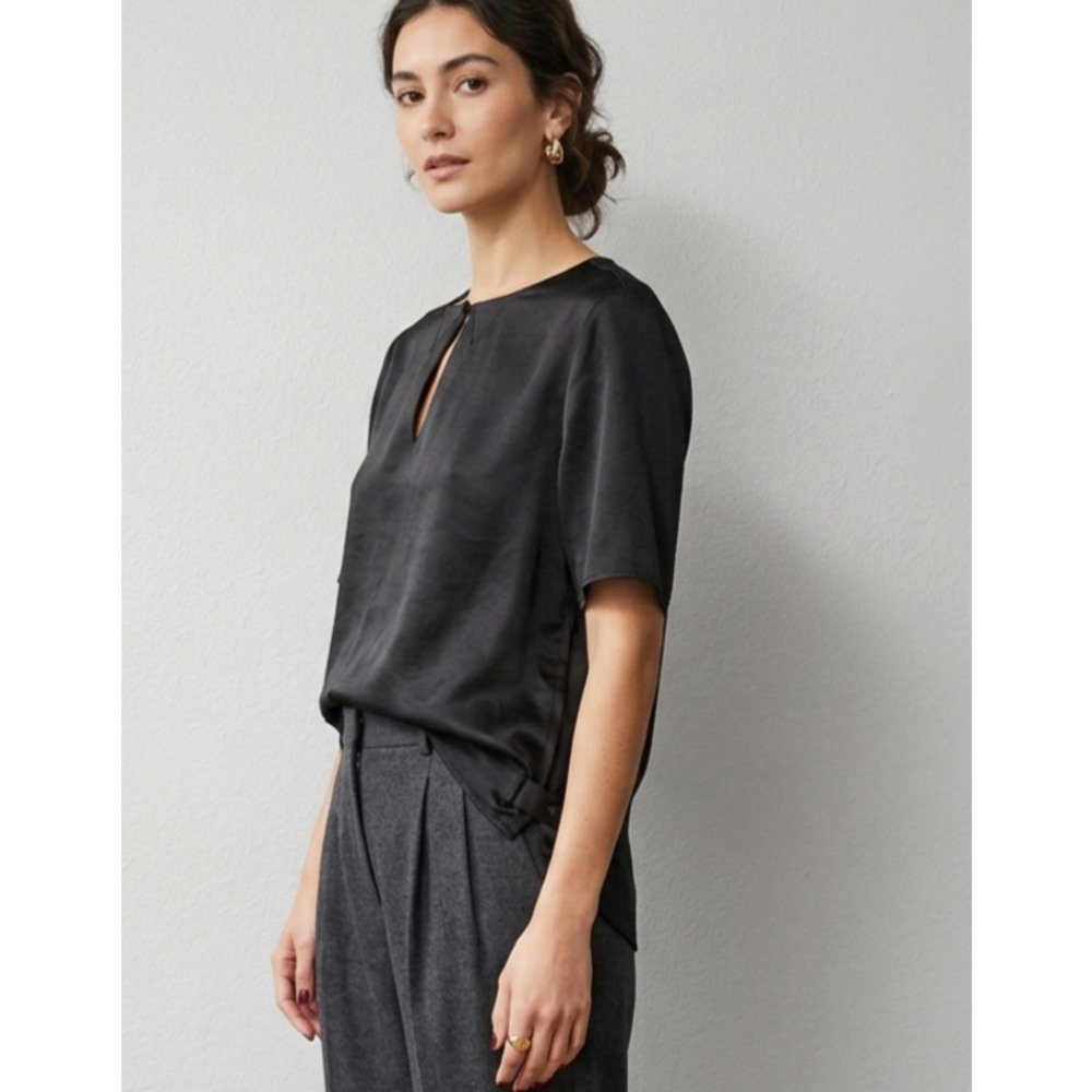 Band of Outsiders Black Satin Keyhole Short Sleeve Blouse Top Size 4 Small